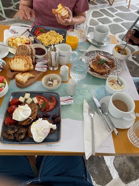 Figure 1: Breakfast for Kings, Hotel Arganauta