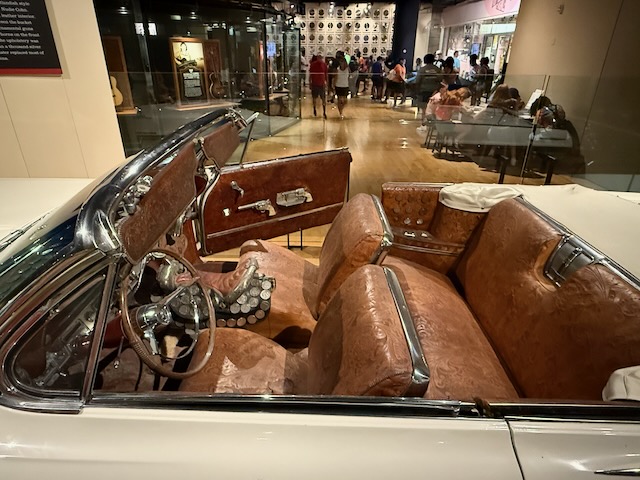 Figure 5: Webb Pierce&rsquo;s Pontiac Bonneville with six shooters, Nashville